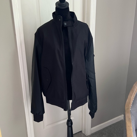 Men's Sleek Black Bomber Jacket - Picture 1 of 7